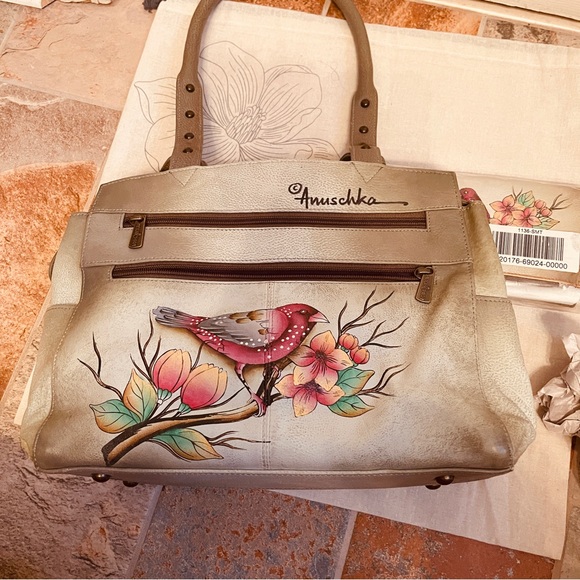 🪿NWOT! Anna by Anuschka Retired Summer Tryst Hand Painted  Leather Hobo. - Picture 14 of 16